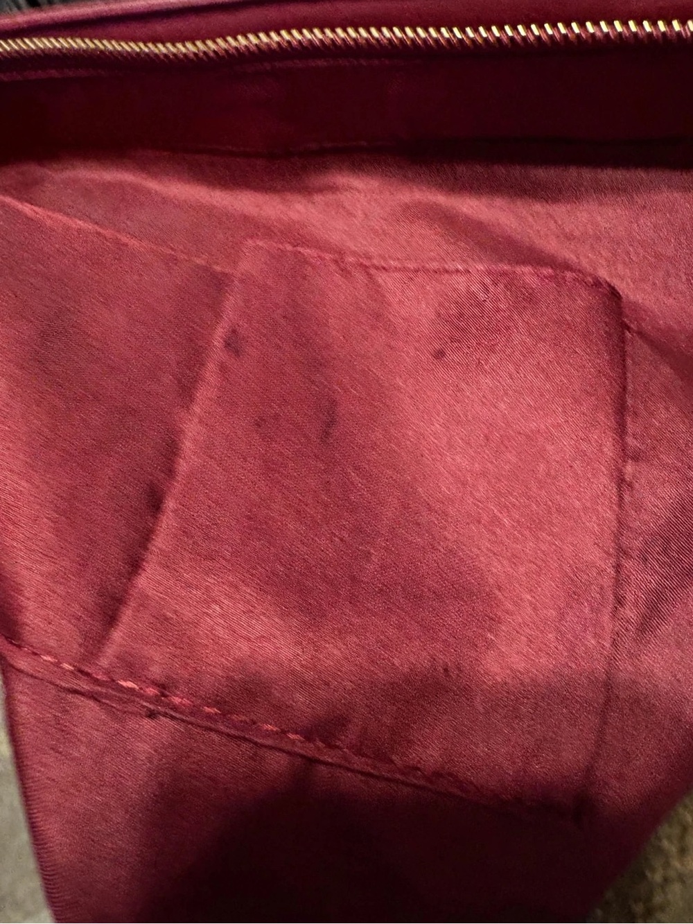 Badgley Mischka Tote Vinipiel Burgundy Logo MB Dorado - Bolsa de Trabajo - Picture 5 of 11